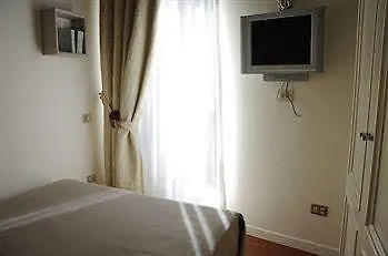 Oda ve Kahvaltı 95 In Roma